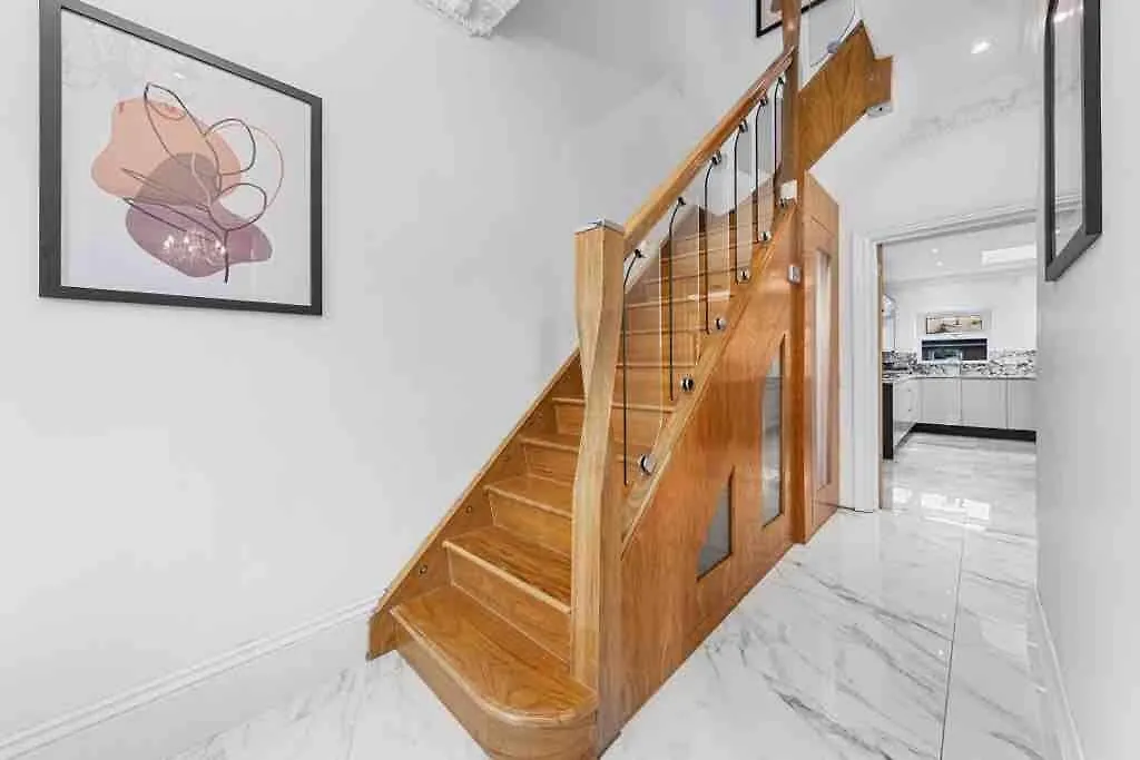 Sleeps 10, Cinema Tv , 2 Baths, 10 Mins To Stratford Villa Ilford 0*,